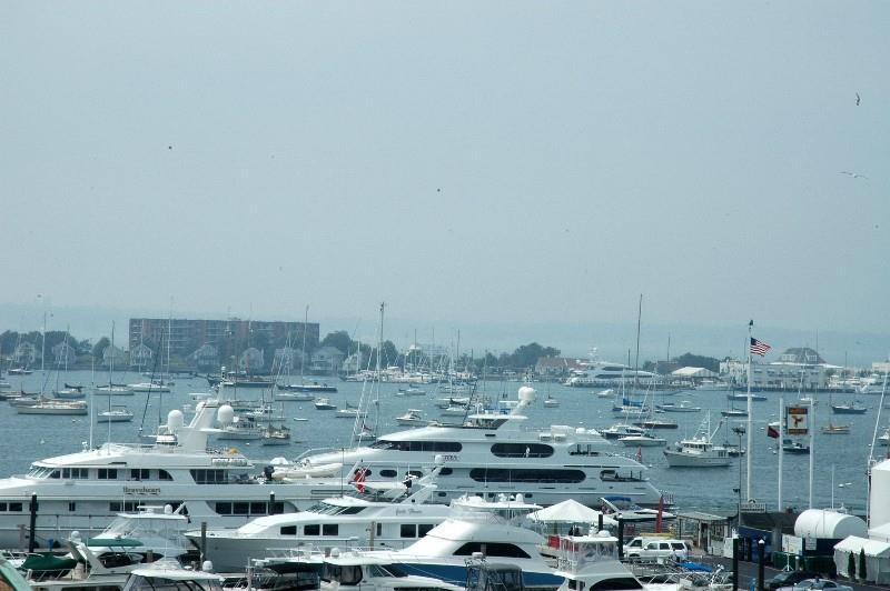 Newport Bay Club And Hotel Exterior photo
